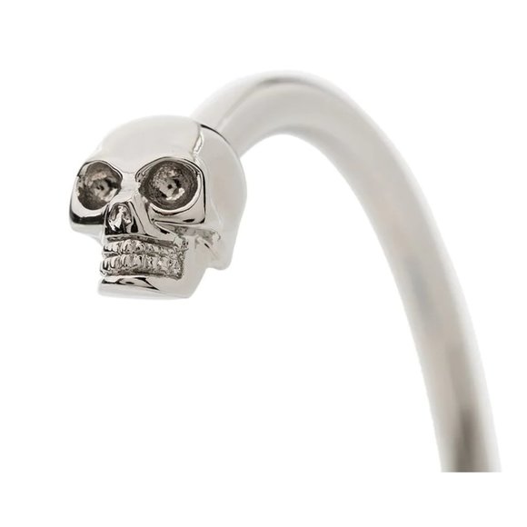 Alexander McQueen: Silver Skull Bracelet. - Picture 4 of 14